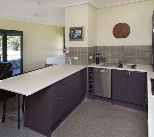 Kickenback Lodge