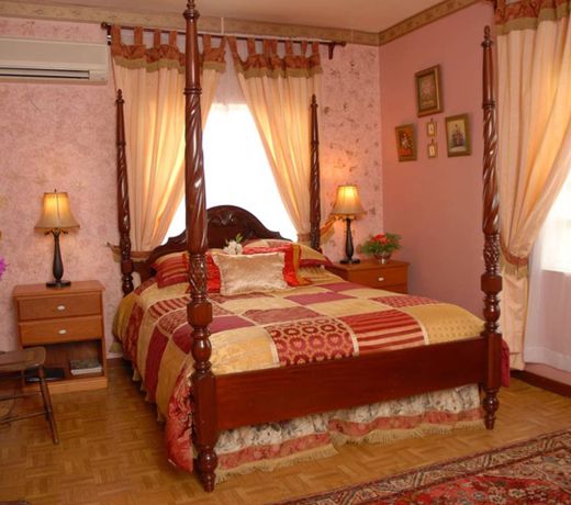 D'Nest Inn