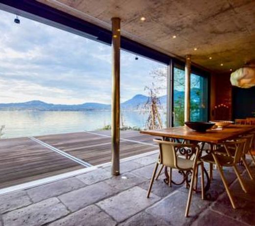 NEW 3BD Luxury Villa on the Geneva Lake
