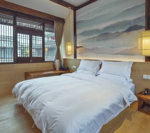 Lijiang Qilu Garden Hotel