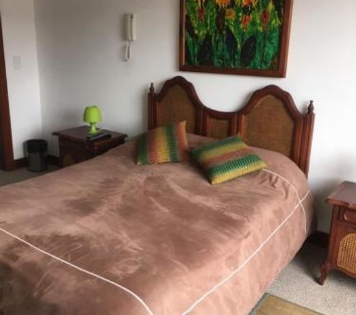 Suites Parque Real
