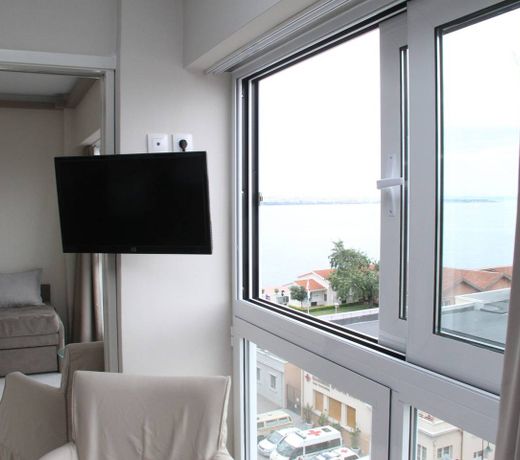 Waterfront Luxury Sea View Apartment