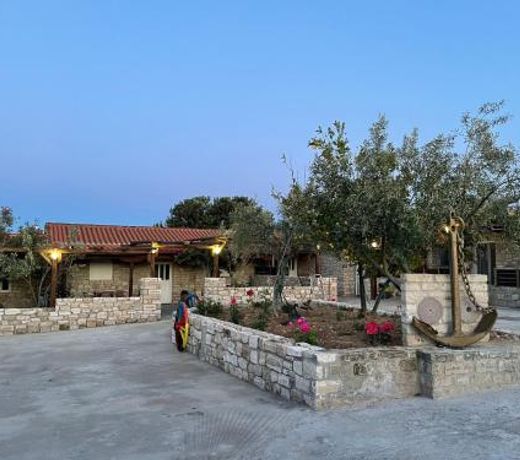Acrocorinth Apartments