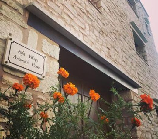 Antoniaâs Home Alfa Village