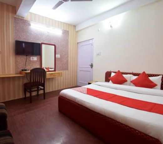 OYO 11741 Hotel Nest