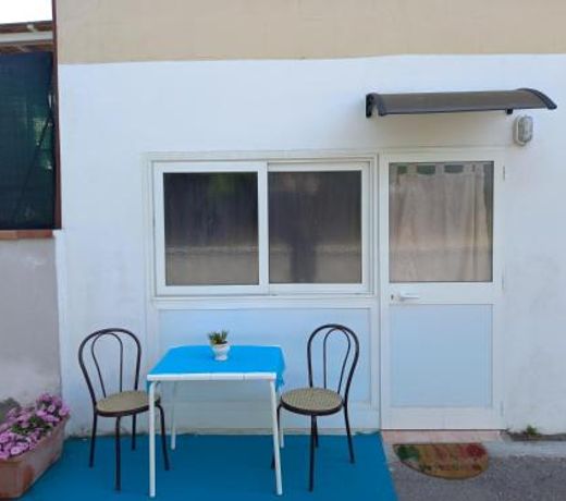 White room