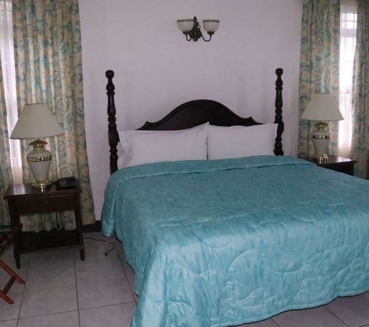 Pink Rock Bed & Breakfast