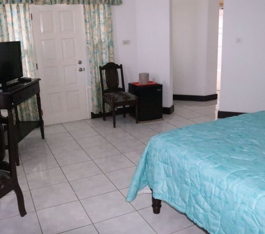 Pink Rock Bed & Breakfast
