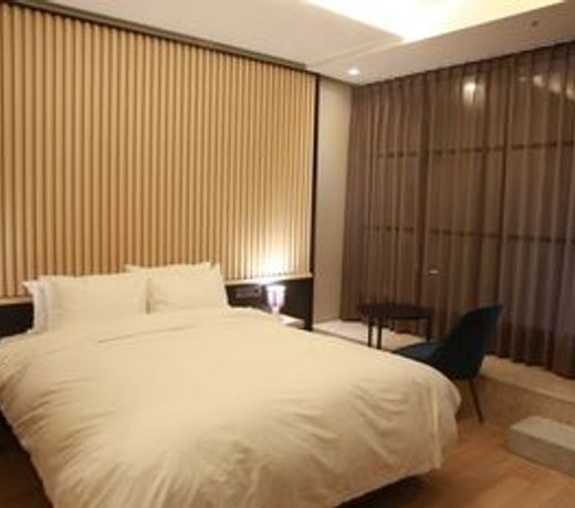 Hotel East9