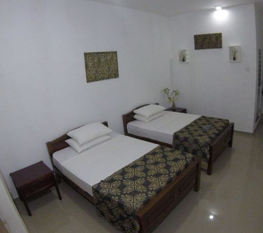 A to Zee Airport Villa