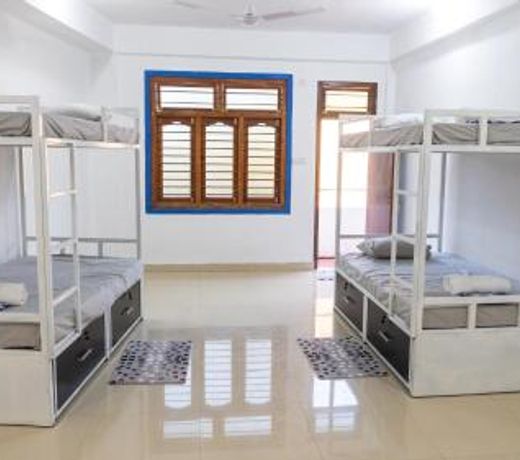 Yaarl Hostels