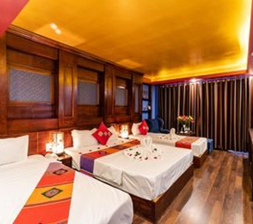 Saparis Hotel