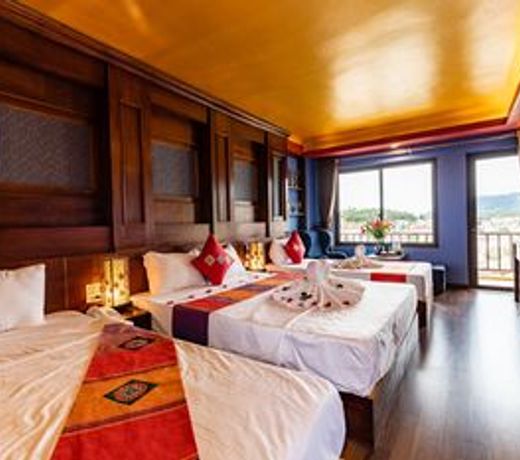Saparis Hotel
