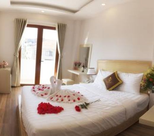 Golden Bee Hotel