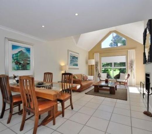 Glen Abbey Apartments On The Erinvale Golf And Country Estate