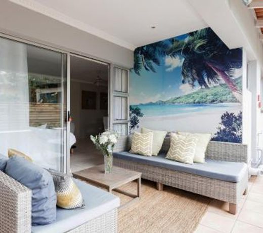 Banana palm luxury cottage