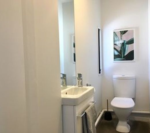 Number 1 - Chic Inner City Rooms