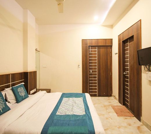 OYO 7209 Hotel Rama Palace
