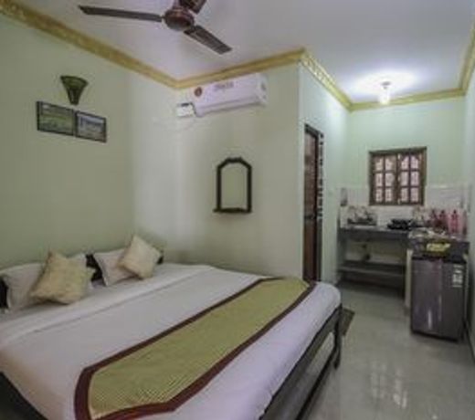 OYO 10728 Home Near Calangute Beach