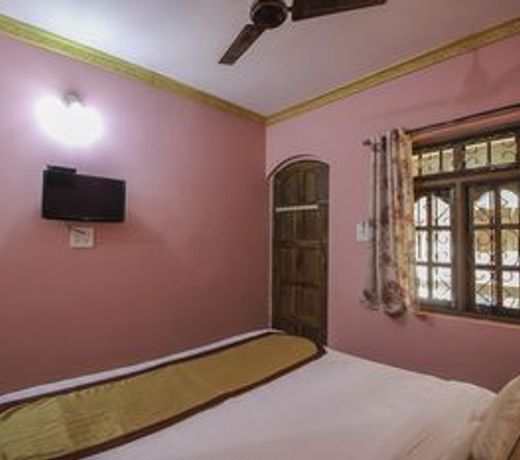 OYO 10728 Home Near Calangute Beach