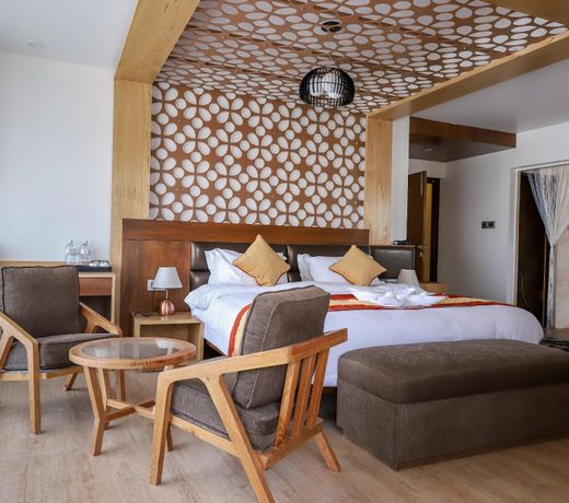 Retro Hotel and Spa