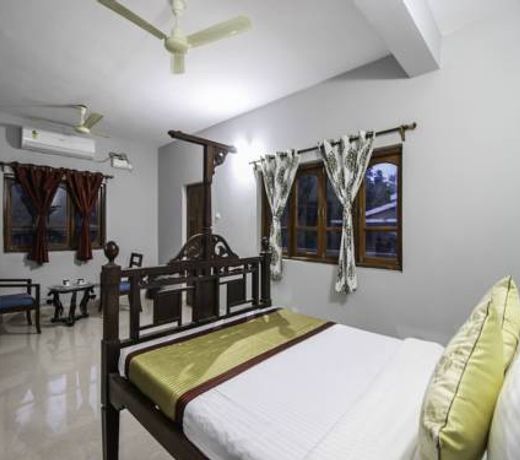 OYO 10742 Home Spacious 4BHK Villa Mapusa