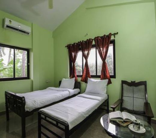 OYO 10742 Home Spacious 4BHK Villa Mapusa