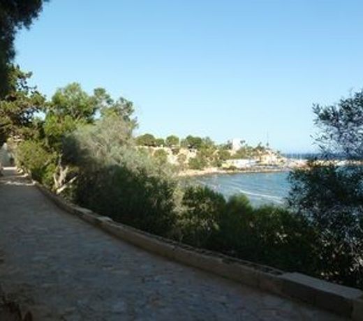 An Elegant, 4 Bedroom House in Orihuela Costa With a Swimming Pool and