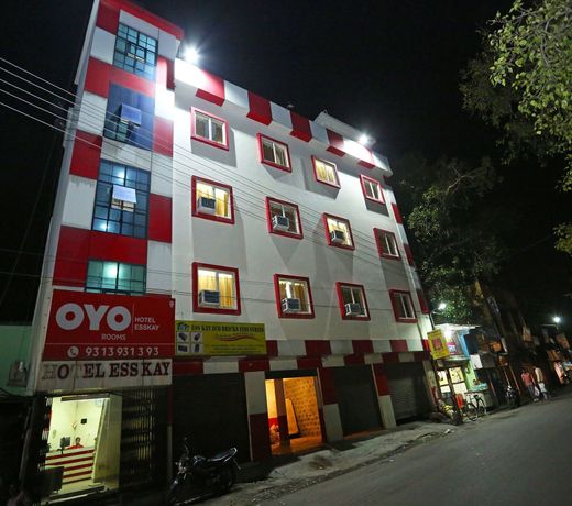 OYO 4073 Hotel Esskay