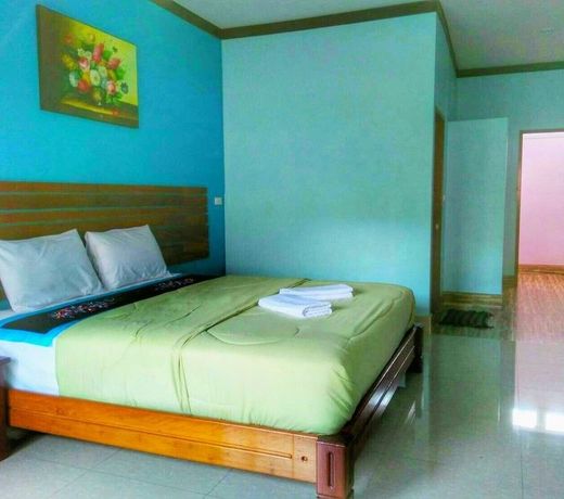 Benjawan Chalet Resort