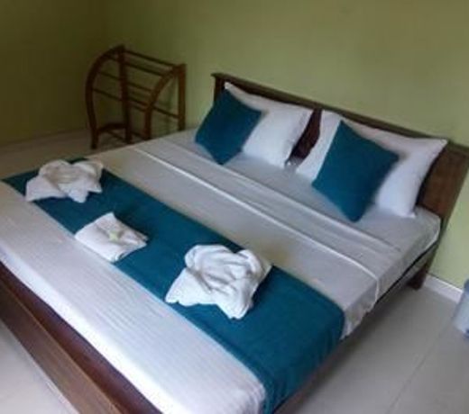 Yoho Peacock Home Stay