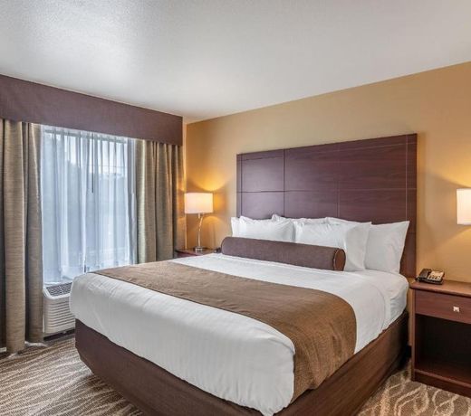 Cobblestone Hotel & Suites Hartford