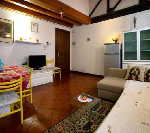 Holiday Treviso Suite LOMBARDI