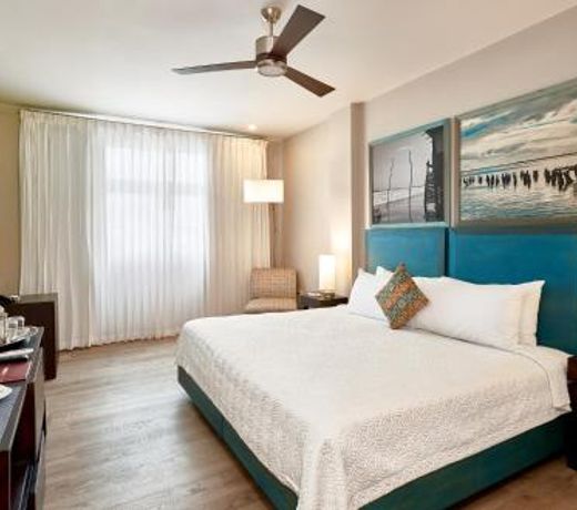 R Hotel Kingston