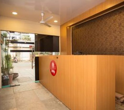 OYO 8755 Hotel Red Palms