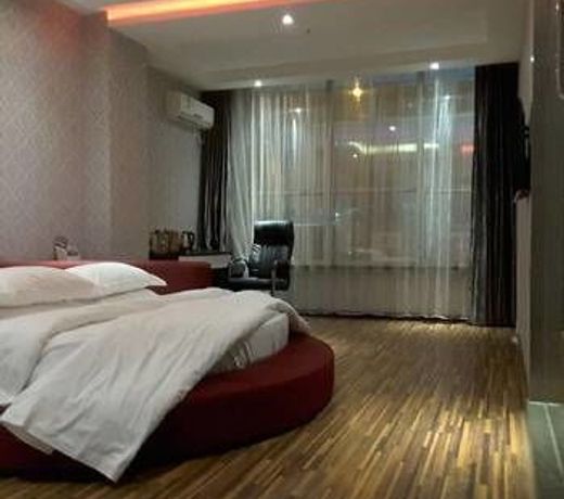5CM Holiday Hotel