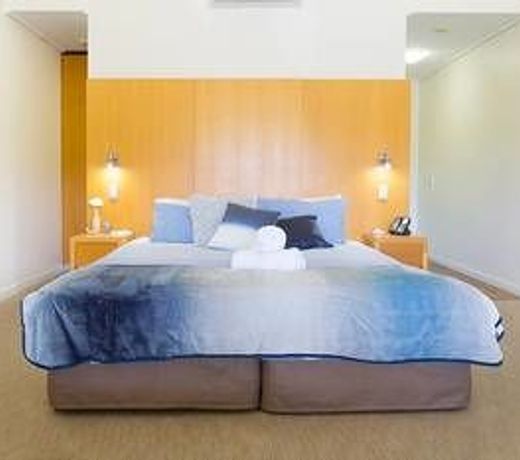 Boutique Waterfront Resort - Island Life