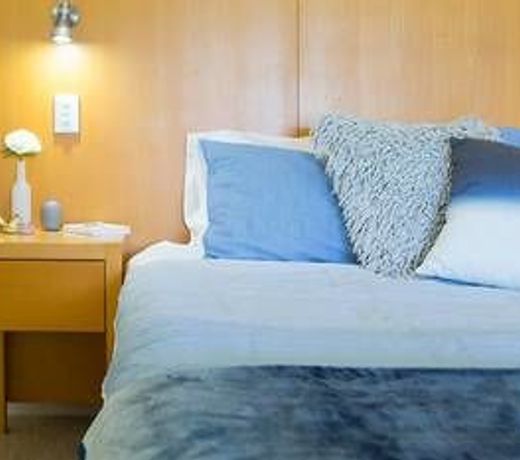 Boutique Waterfront Resort - Island Life