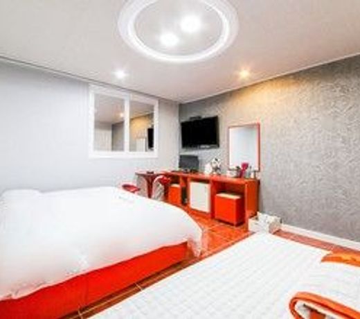 Sky Motel