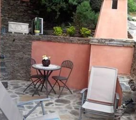 Studio in Collioure, With Wonderful sea View, Enclosed Garden and Wifi