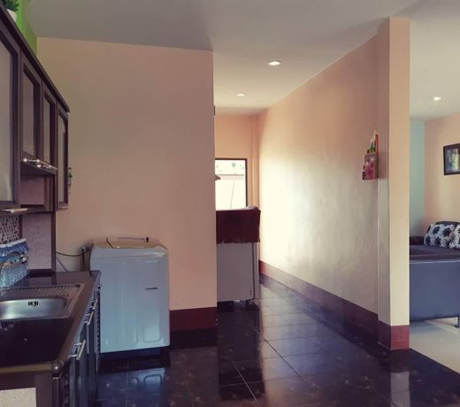 .Ta lingam house . 300m from the ring road