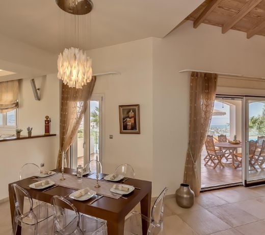 Karmilos hill villa