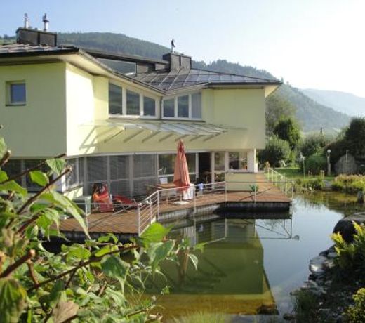 NearBy Hotel