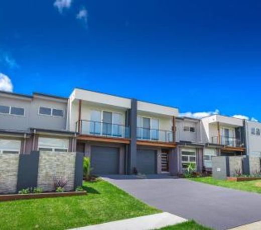 Escape At Nobbys Executive Townhouse 1 74 Pacific Drive