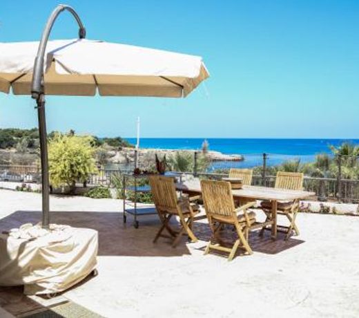 Phaedrus Living: Seaside Luxury Villa Anafi