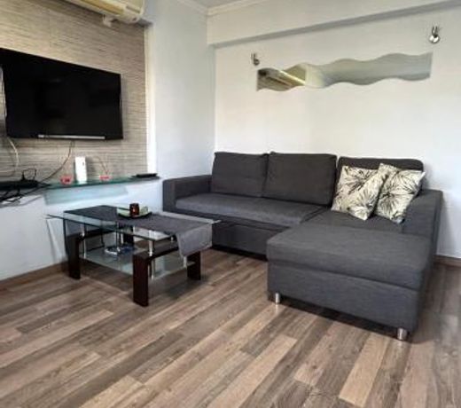Apartment with garden