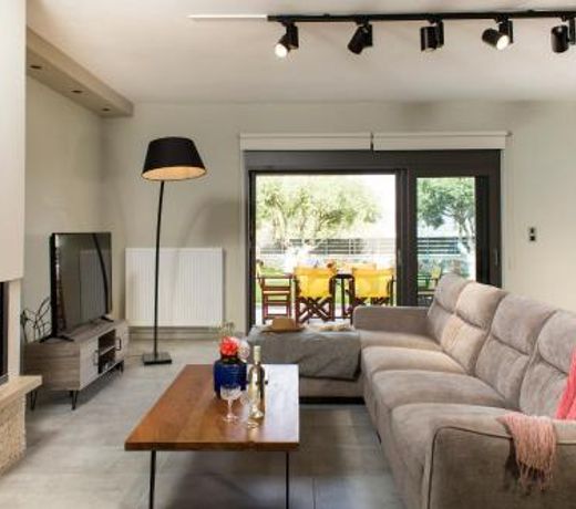 Evangelie Residence a brand new design apartment 5 minutes from the sea with a large garden