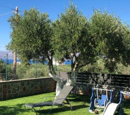 Evangelie Residence a brand new design apartment 5 minutes from the sea with a large garden