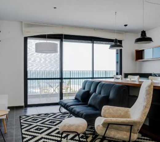 Beautiful Apartment on The First Line of The Sea