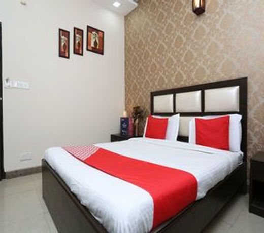 OYO 12027 Hotel Amara